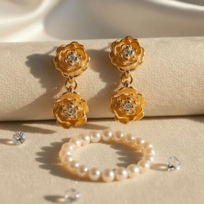 Brinco Flor Banhado a ouro 18k