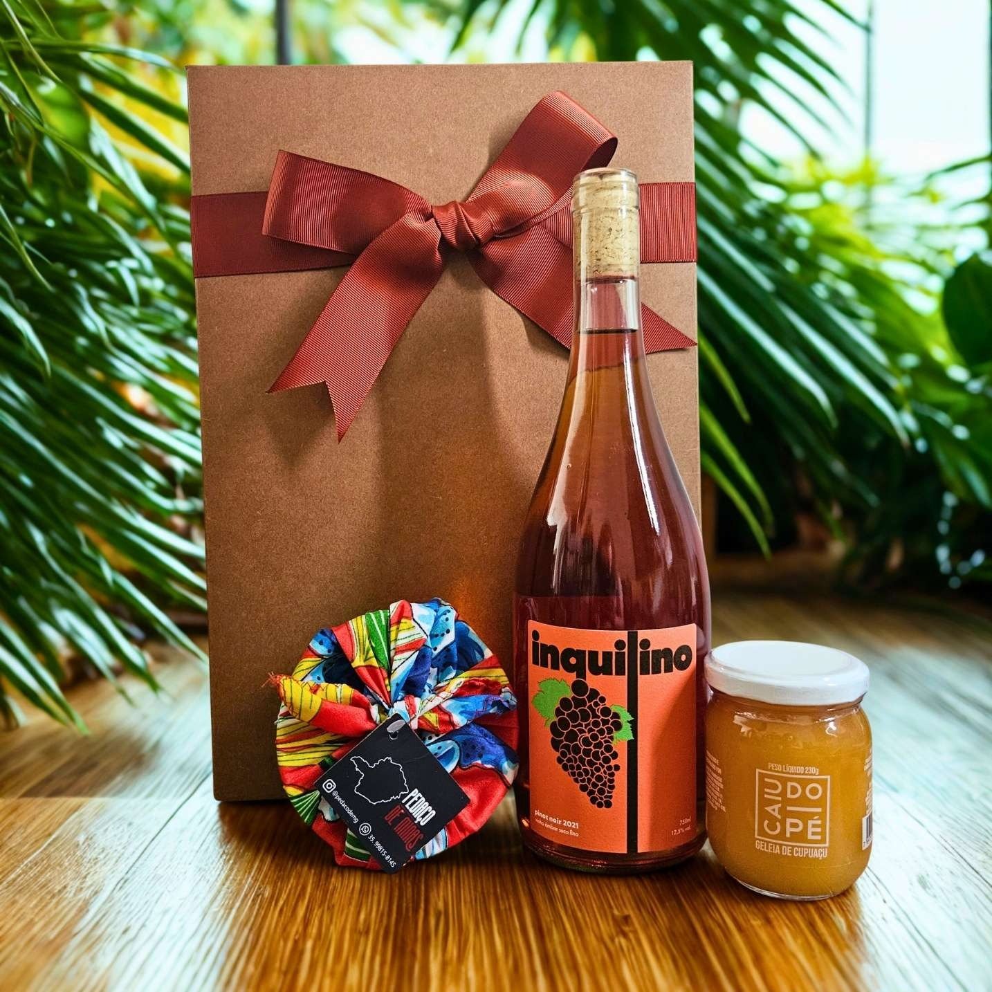 Cesta Brasilidades com Vinho Pinot Noir Laranja