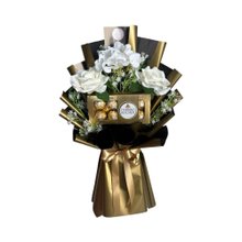 Buquê Luxo Com Ferrero Rocher e Flores Brancas