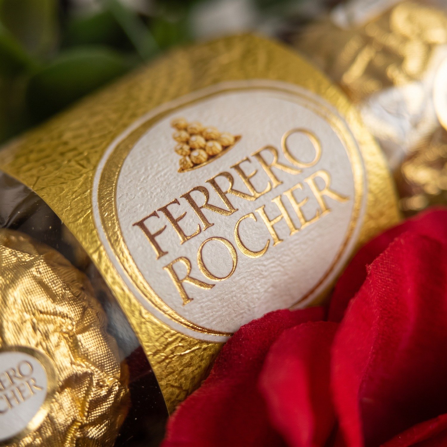 Buquê No Mini Vinho Santa Loreto Com Ferrero Rocher