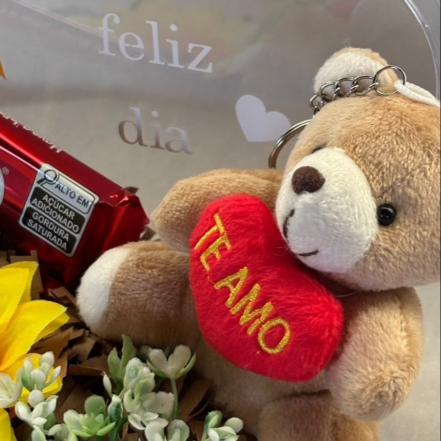 Mimo Com Chocolate Girassol E Pelúcia