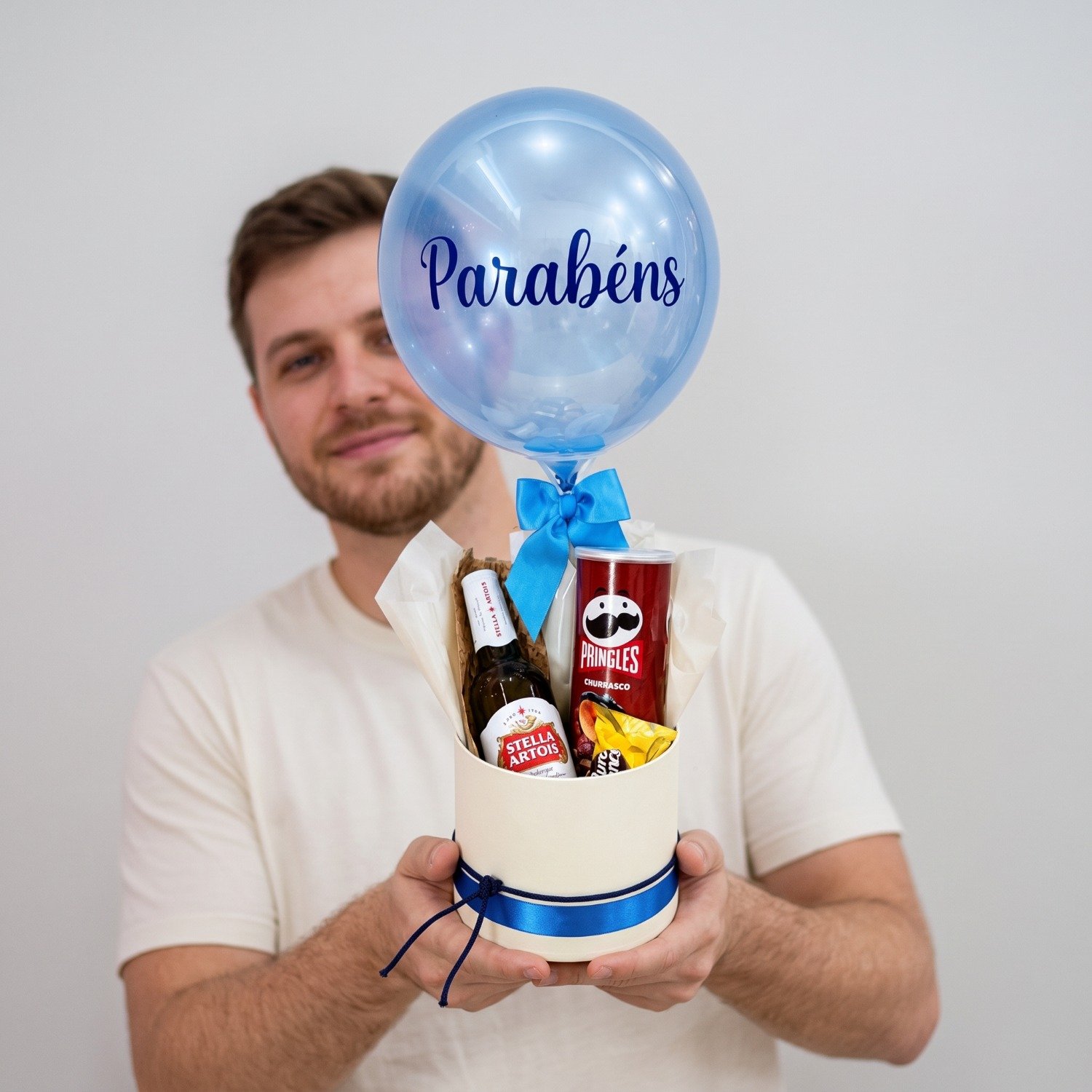 Presente Parabéns com Balão Bebida e Petisco 