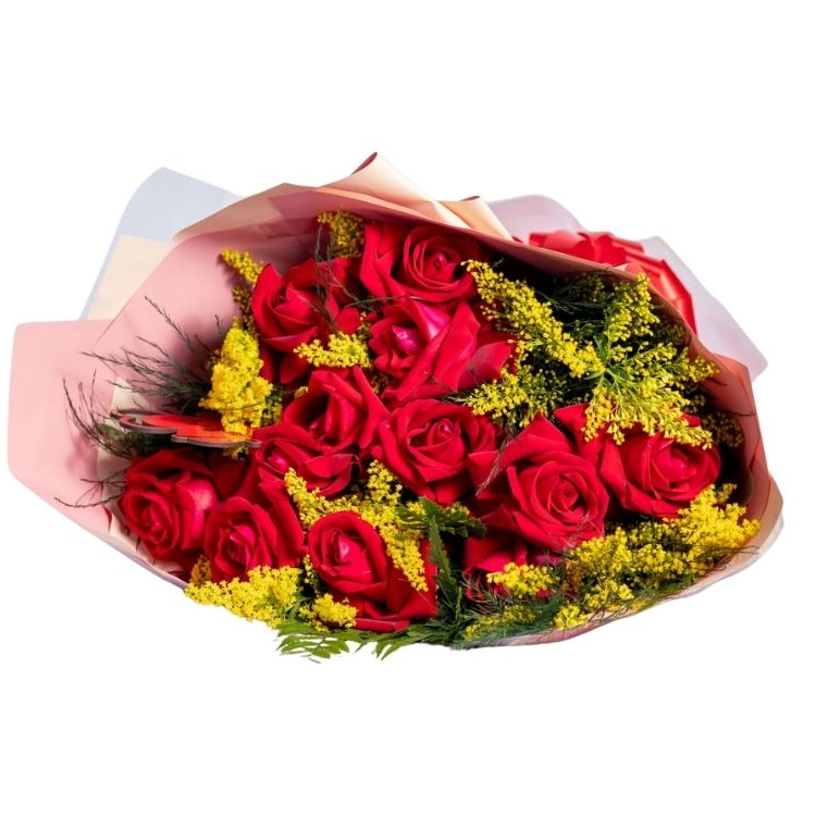 Buquê de 12 Rosas Vermelhas e Folhagens 
