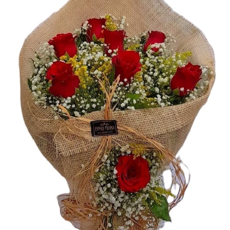 Buquê com 8 rosas rustico especial