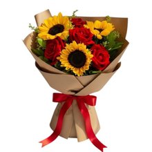 Lindo Buquê de Girassóis e Rosas Vermelhas