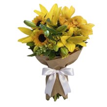 Buquê De Orquídeas e Lírios Amarelos