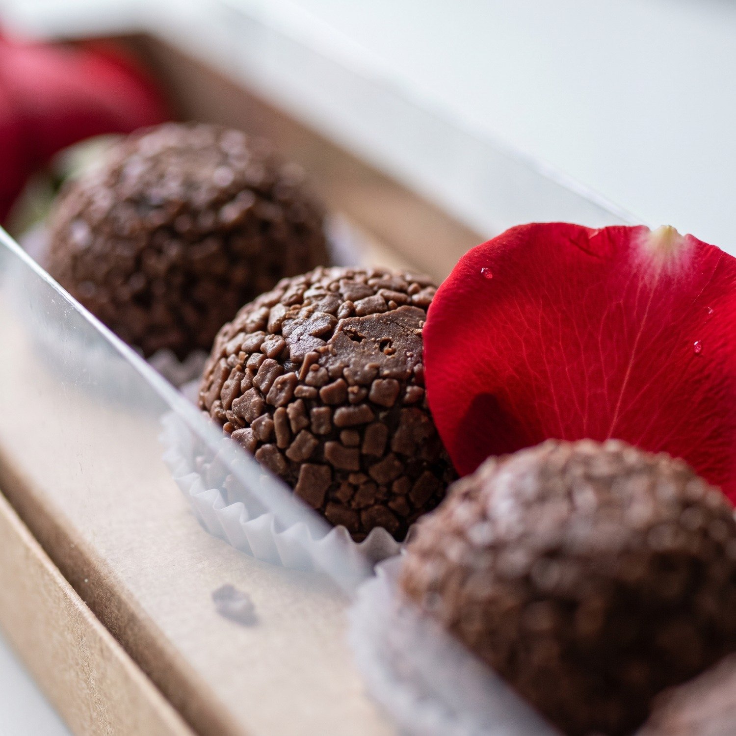 Brigadeiros Com Rosa