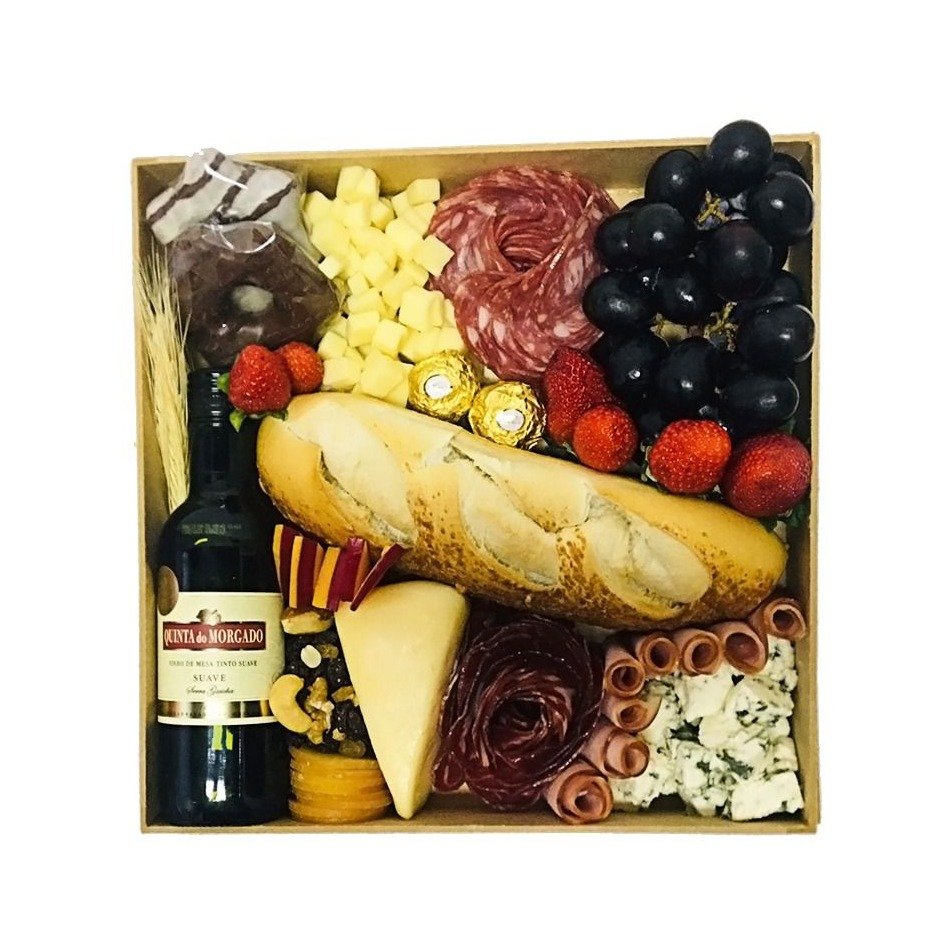 Tabua de Frios e Vinho Premium