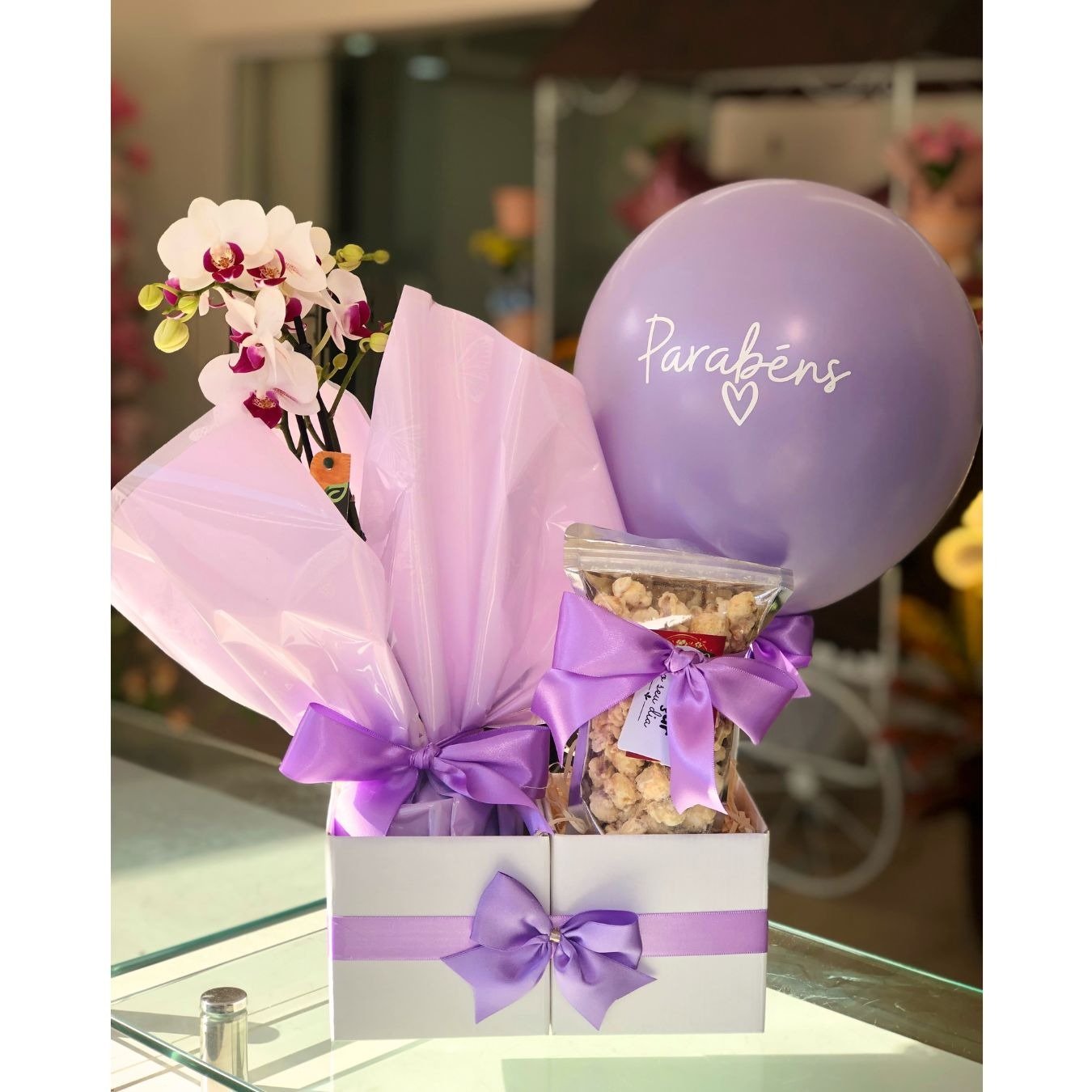 Cesta Orquídea e Pipoca Gourmet