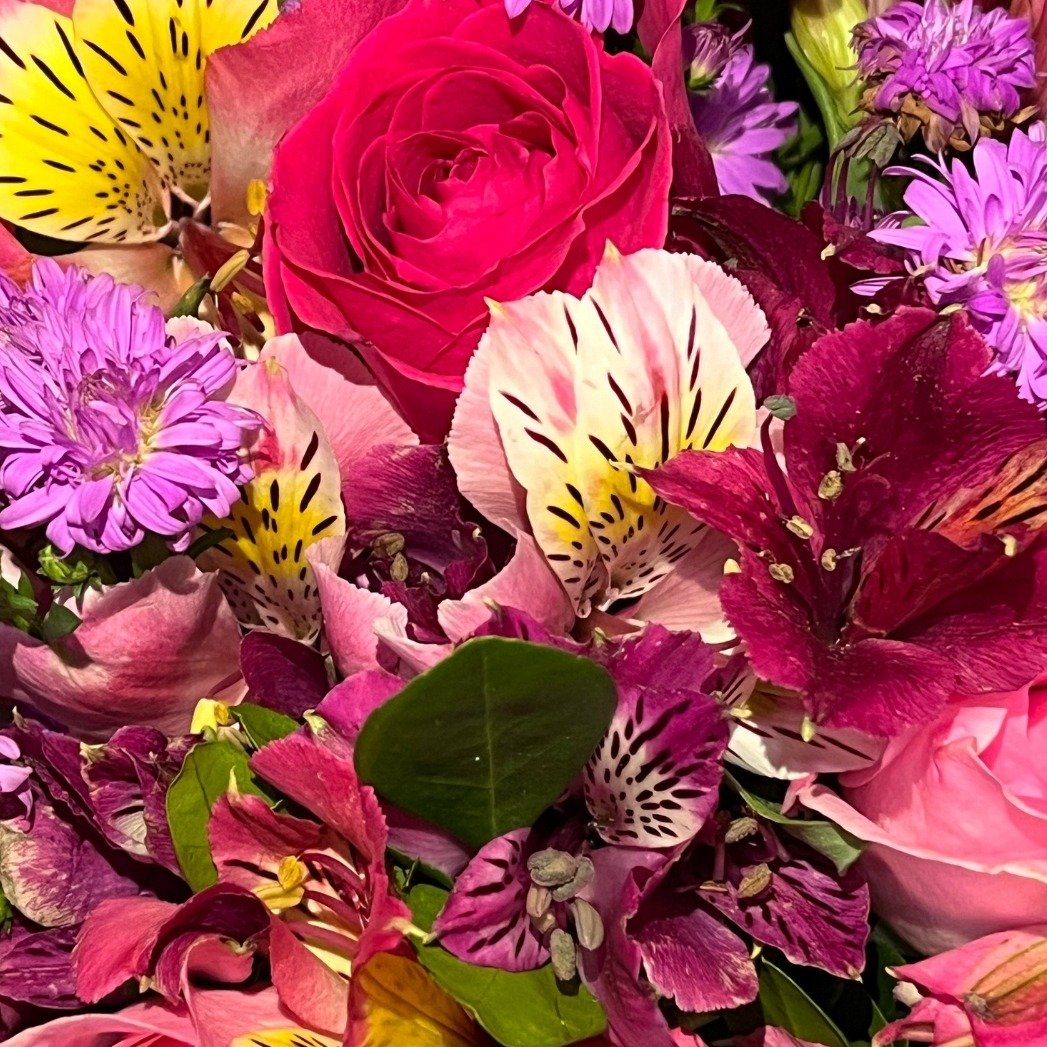 Vaso Mix de Flores em Tons Rosados