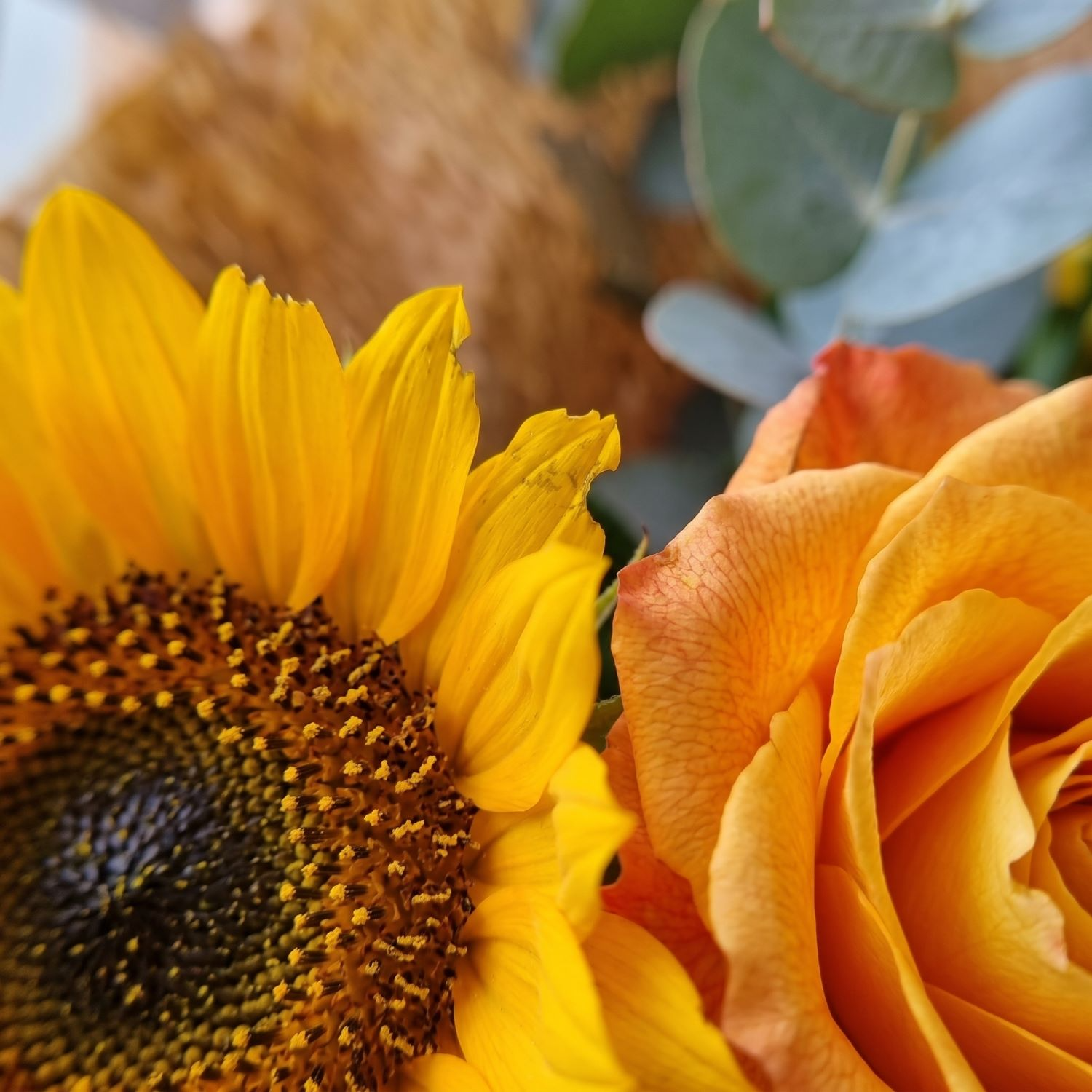 Buquê de Girassóis e Rosas Amarelas