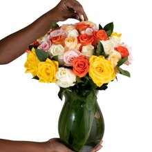 Vaso Simplesmente Bela com 40 Rosas Coloridas