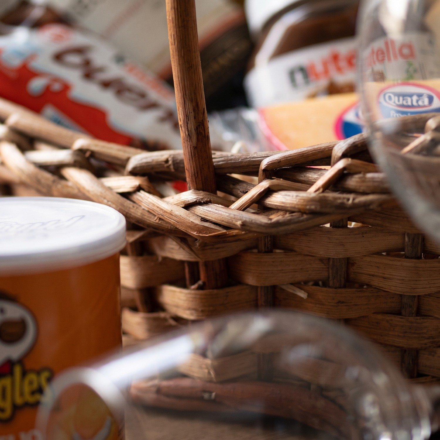 Cesta de Vinho com Chocolates Grande