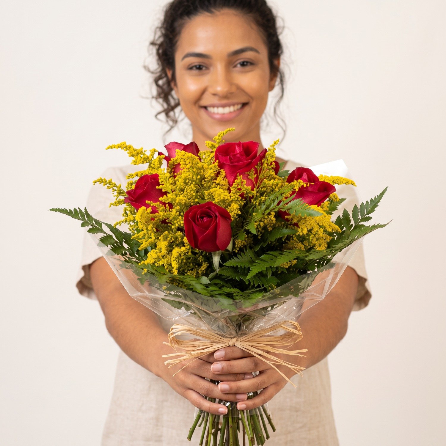 Buquê de 6 Rosas Vermelhas
