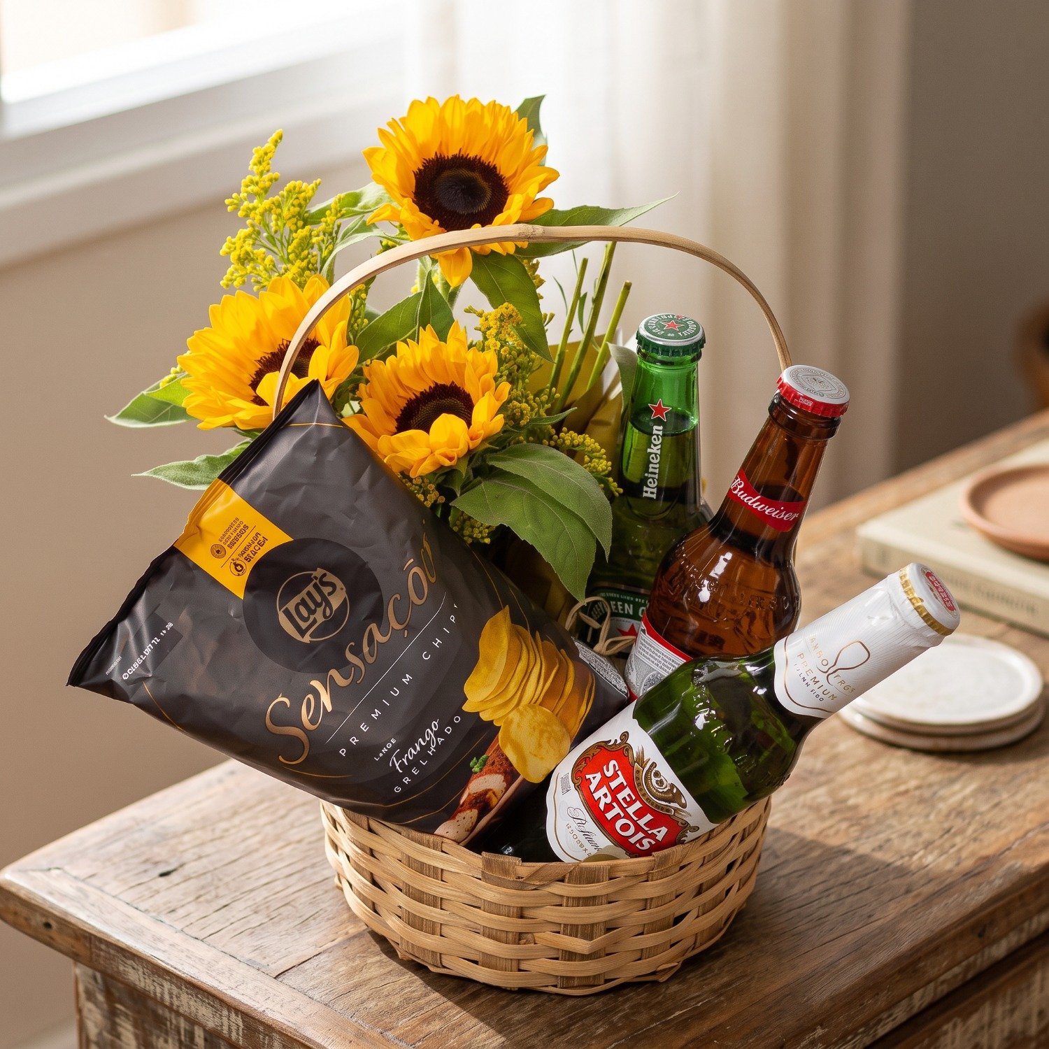 Cesta de Cervejas com Arranjo de Girassol