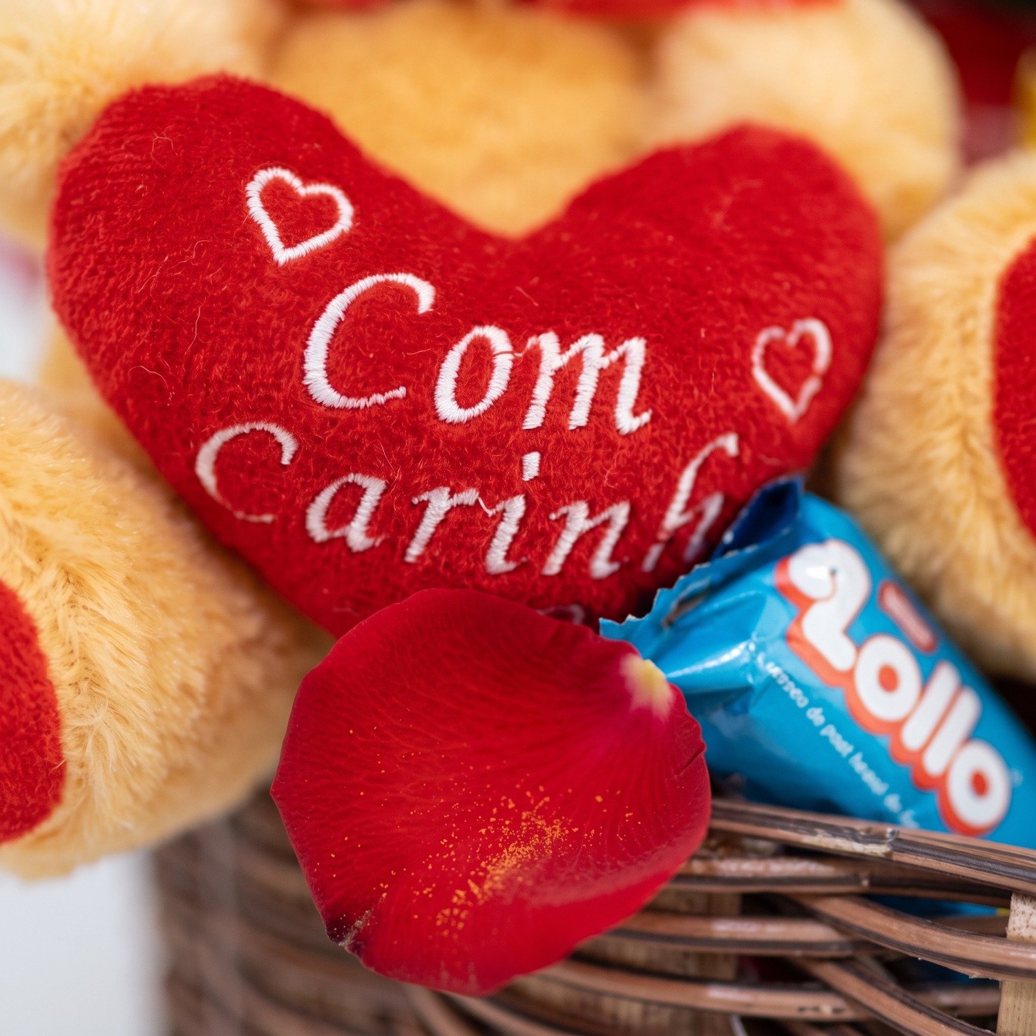 Linda Cesta de Chocolates com Ursinho 