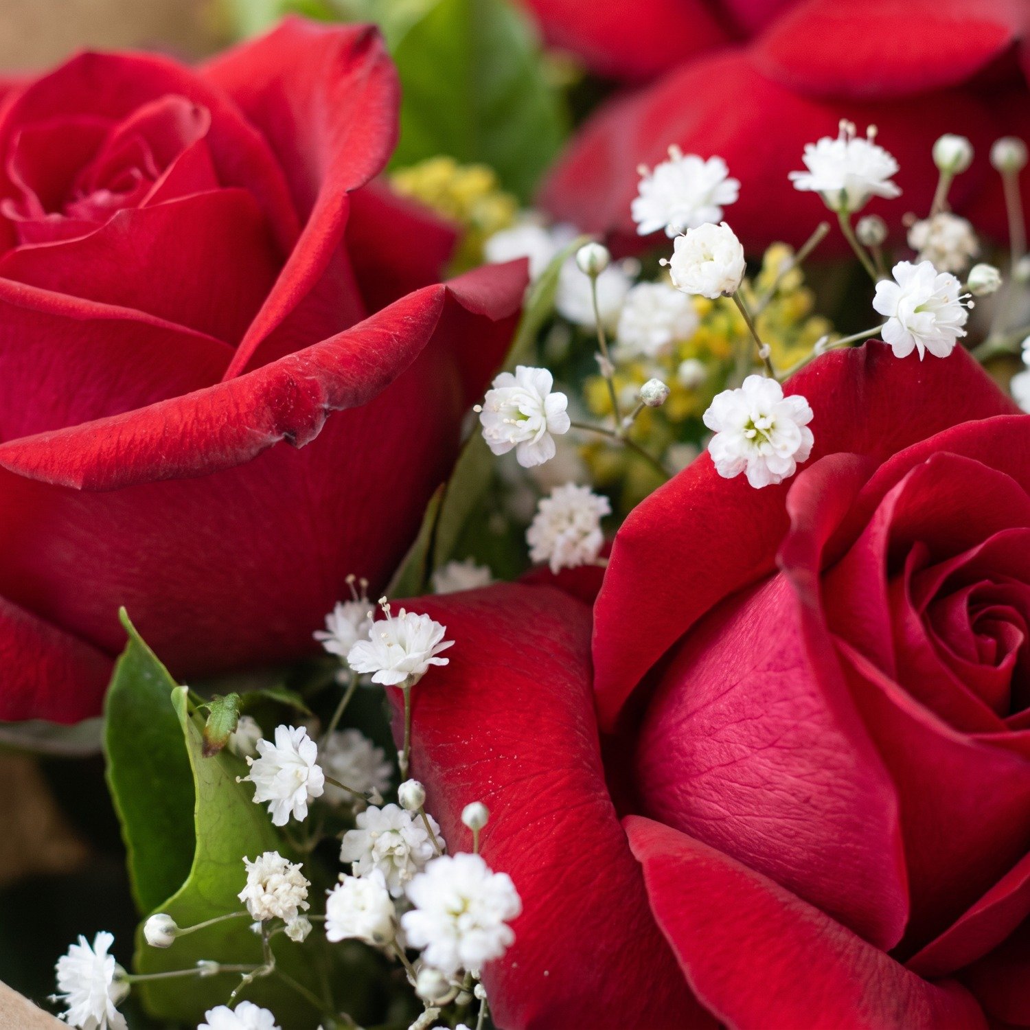 Buquê 3 Rosas Vermelhas No Papel kraft 