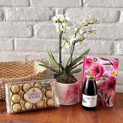 Cesta com Bíblia, Orquídea e Chocolate