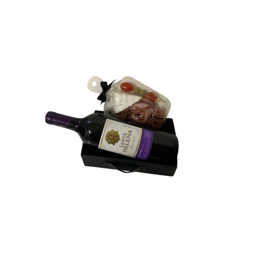 Tábua com Frios e Vinho Chileno