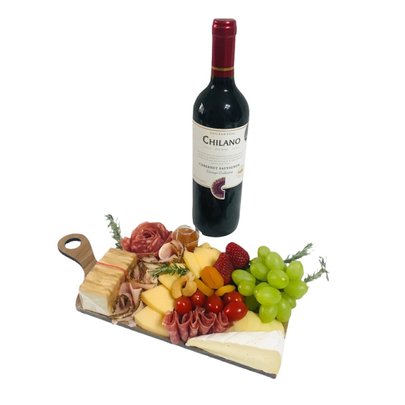 Tábua Plus Queijos e Frios com Vinho