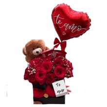 Box M com Flores, Chocolate, Pelúcia e Balão