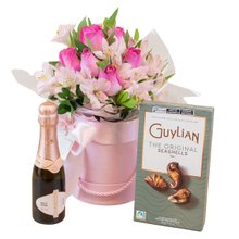 Kit Rosas, Chandon Rosé e Bombons Guylian