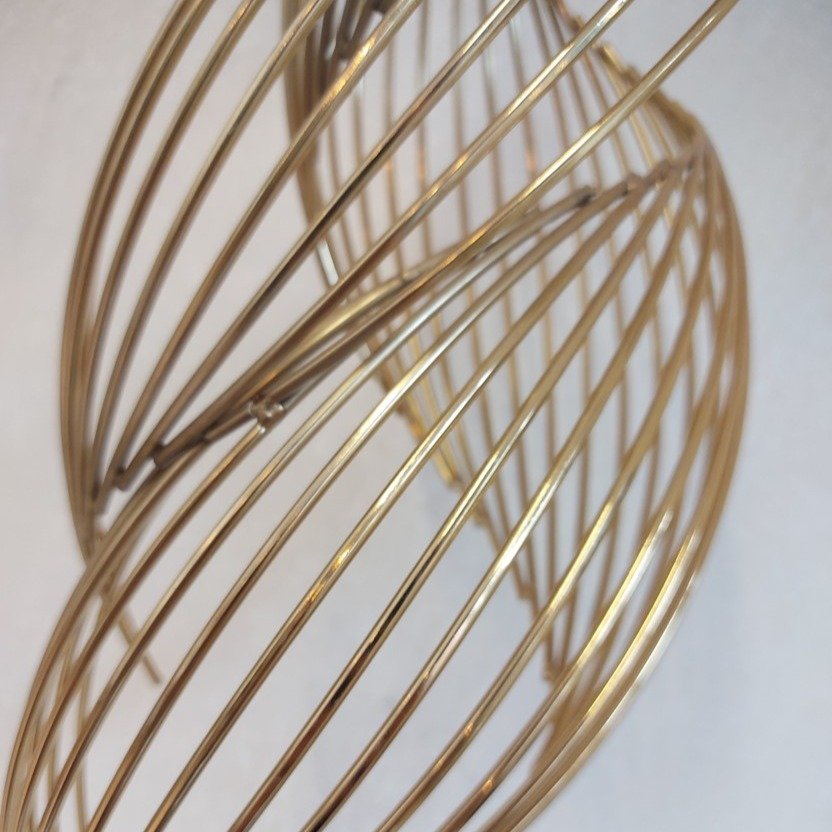 Escultura Abstrata em Metal Dourado 