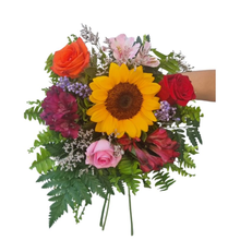 Buquê Mix de Rosas, Astromélias e Girassol