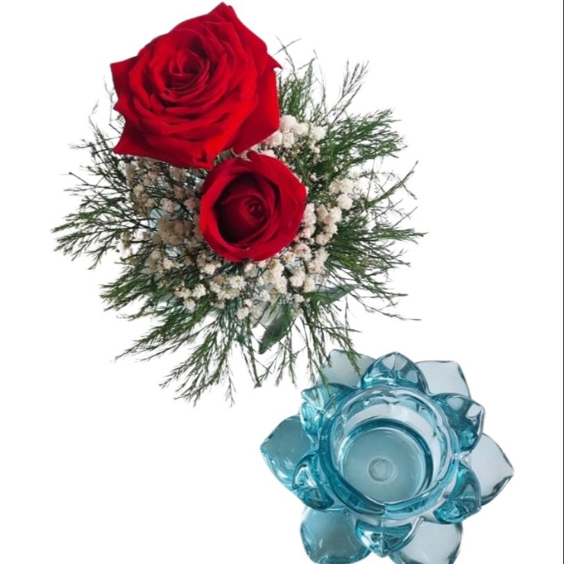 Arranjo de Duas Rosas em Castiçal