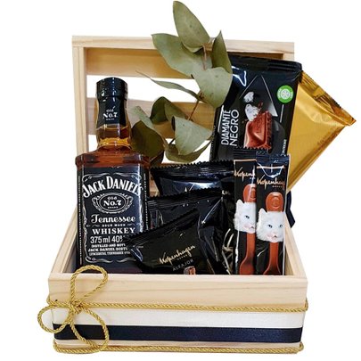 Cesta de Chocolates e Whisky Lux