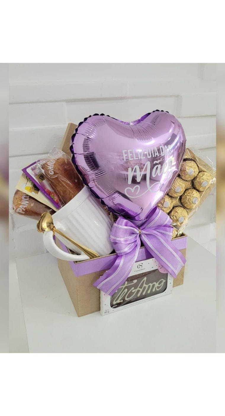 Cesta Dia Das Mães Lilás Com Ferrero Rocher E Balão 