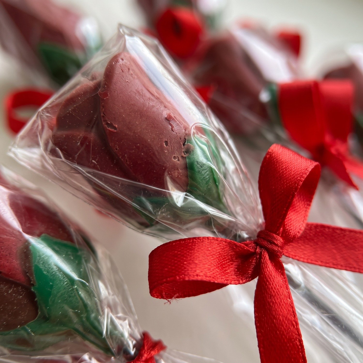 Buque de Rosas de Chocolate - 06 Rosas