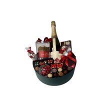 Cesta Natal M Chandon com Chocolates e Chocotone