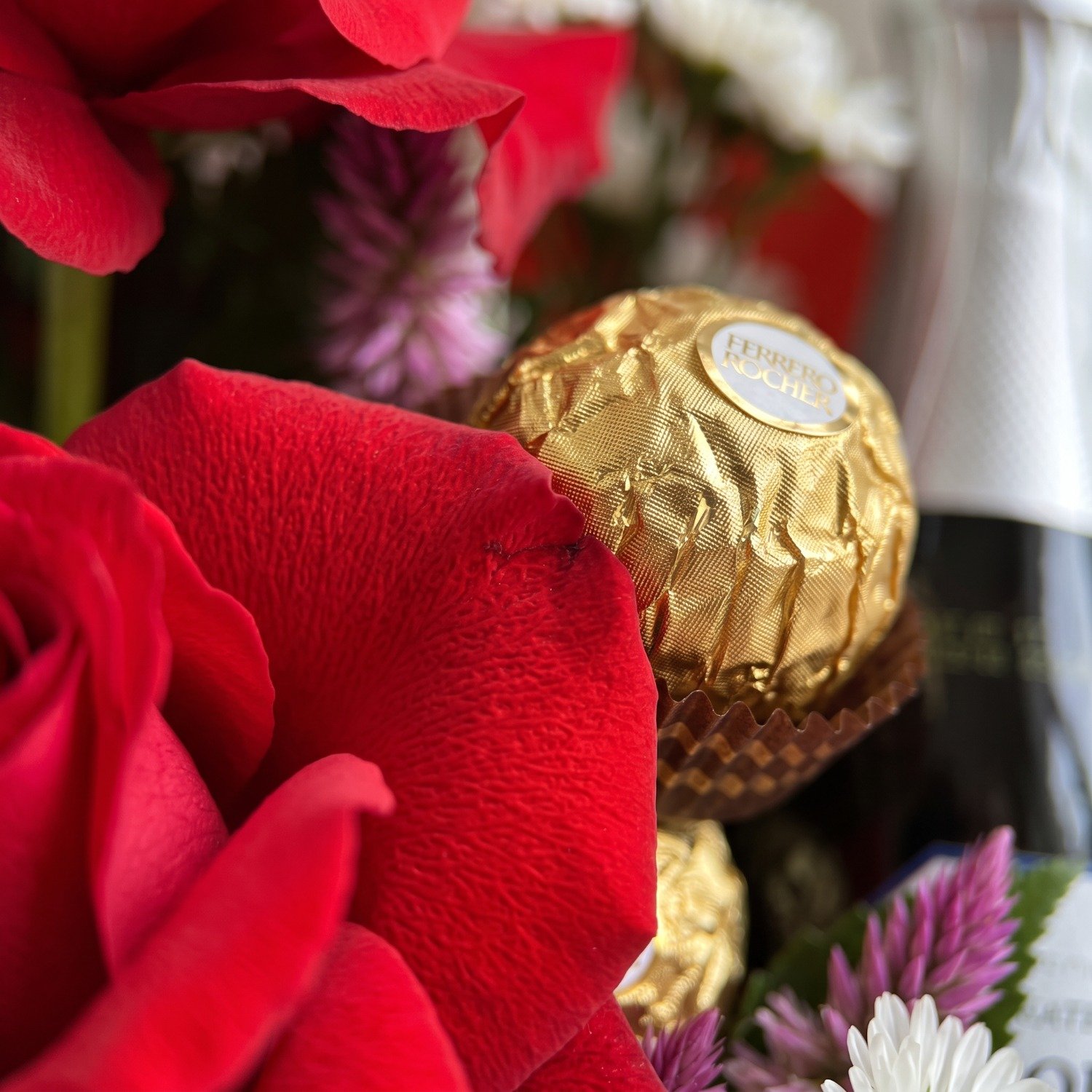 Cesta Envelope Kraft Rosa e Chocolates