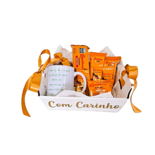 Cesta de Café Kraft M com Caneca Personalizada e Itens