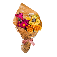 Buquê Pequeno com Flores do Campo e Chocolates