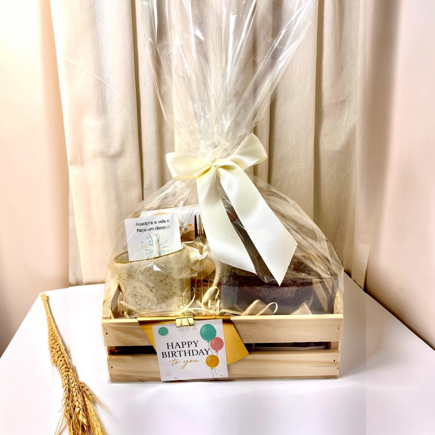 Cesta de Presente Doce Aniversário Dourado