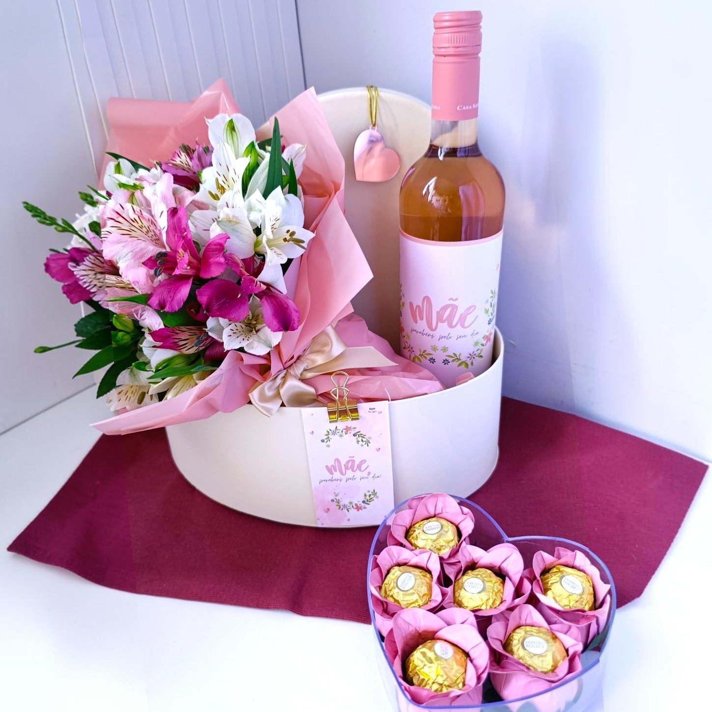 Cesta Dia das Mães  Flores e Vinho Rosé