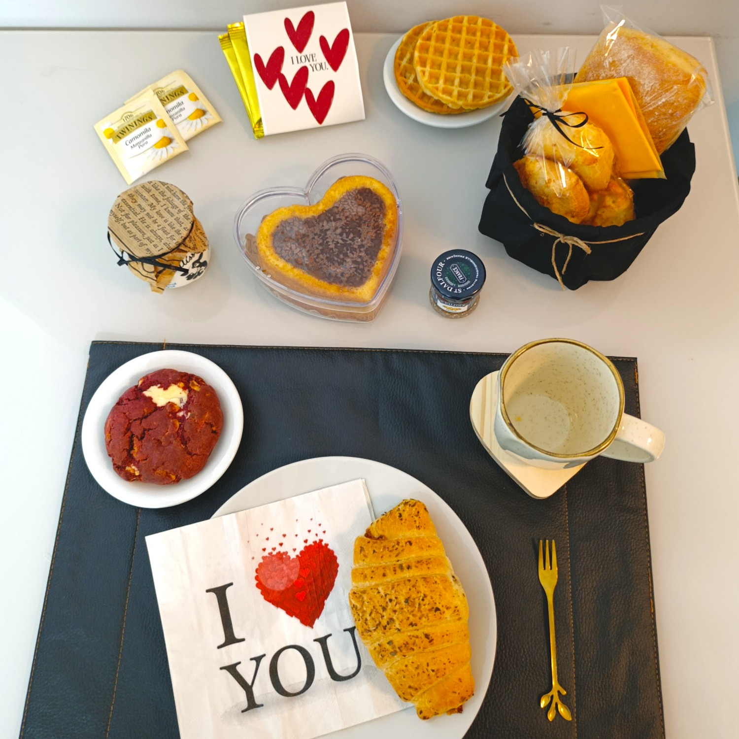 Cesta Café da Manhã Dia dos Namorados  Amor Que Aquece