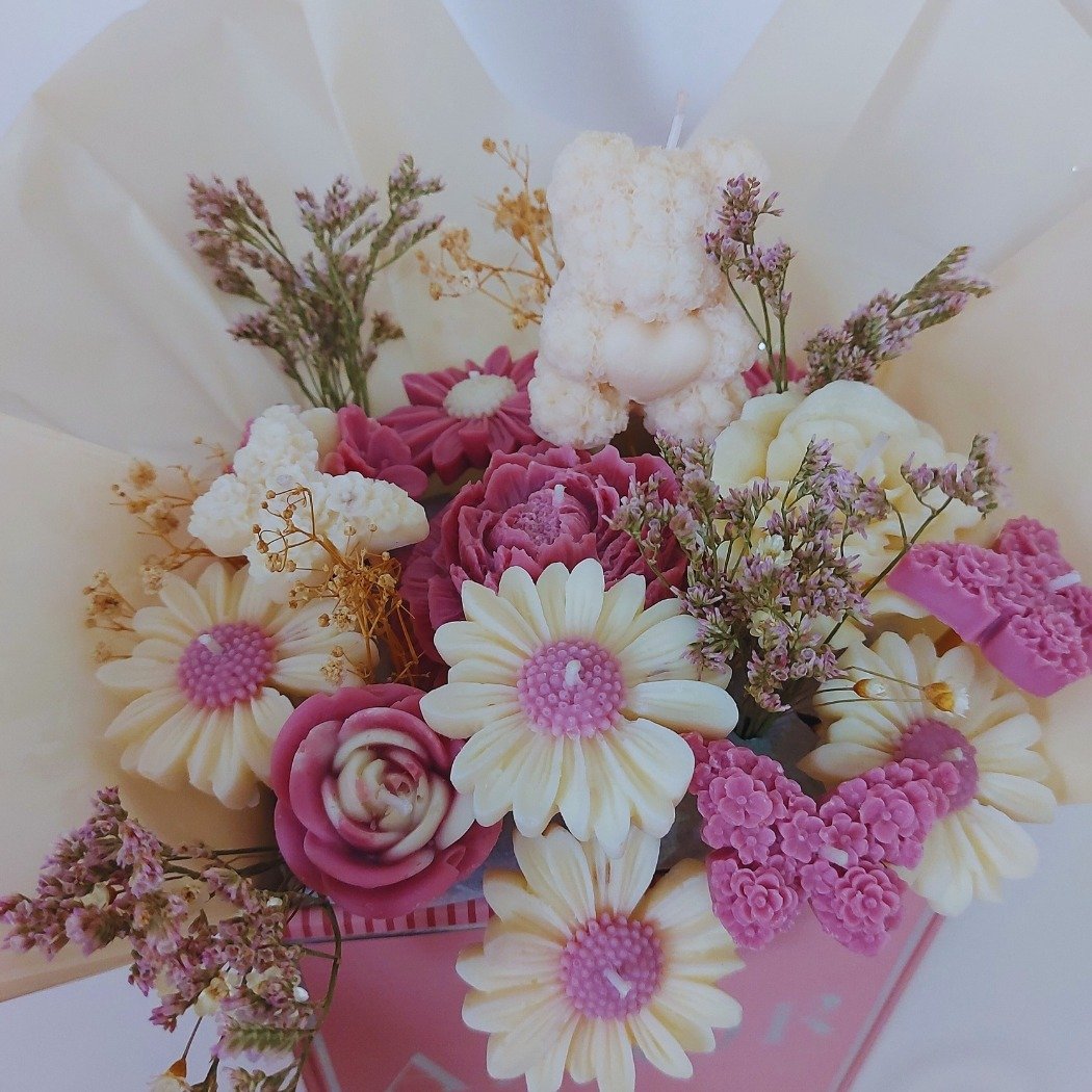 Box Buquê Amor Premium de Velas Aromáticas 