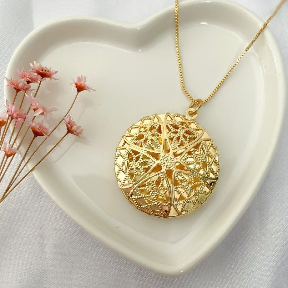Colar Relicário Redondo Banhado a Ouro 18K