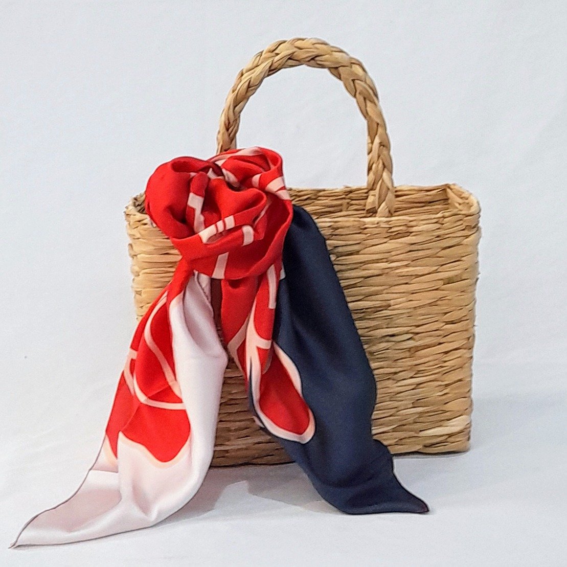 Kit Mimos Lenço Scarf Me, Orquídea na Sacola de Palha 