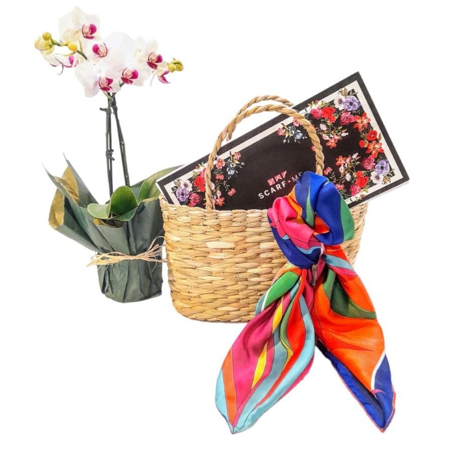 Kit Mimos Lenço Scarf Me, Orquídea e Sacola de Palha 