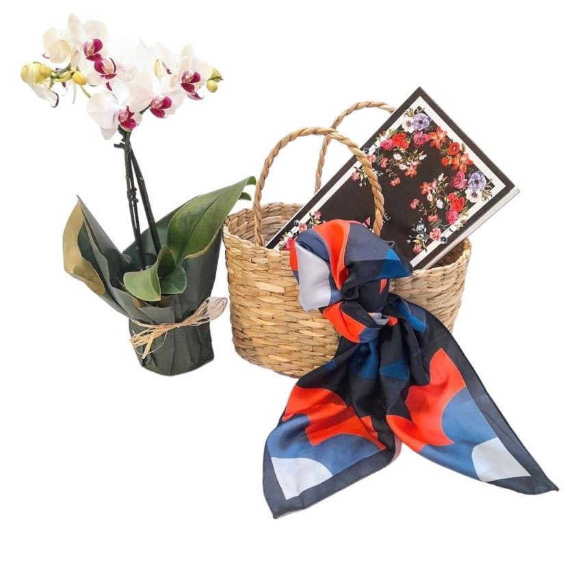 Kit Mimos Lenço Scarf Me, Orquídea e Sacola de Palha 