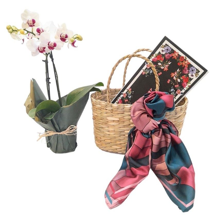 Kit Mimos Lenço Scarf Me, Orquídea e Sacola de Palha 