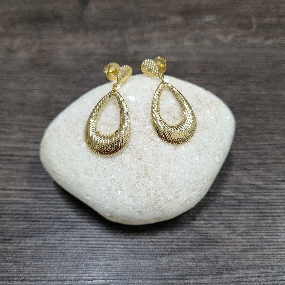  Brinco Gota Vazada Ouro Amarelo 18K Brinco Gota 