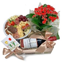 Cesta Especial com Flores, Vinho e Queijos