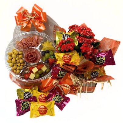 Cesta Especial Flores, Bombons e Petiscos