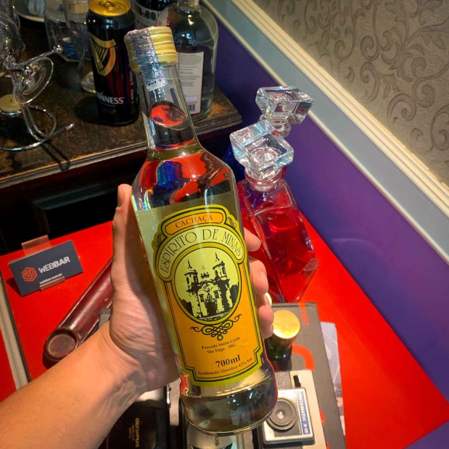 Cachaça Espírito de Minas 700ml e Copo Ilhabela 350ml